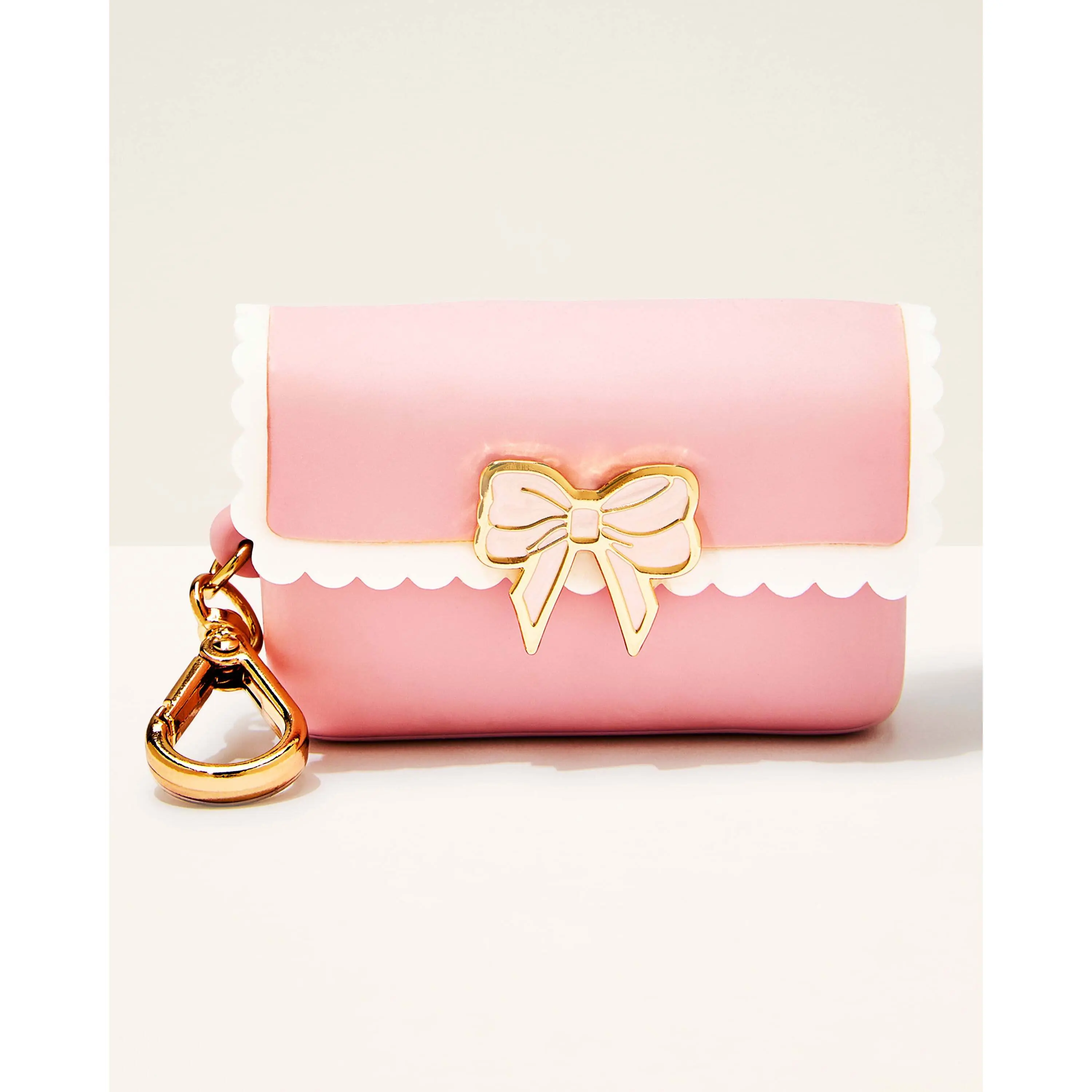 Scallop Bow Snap Case Pocketbac Holder