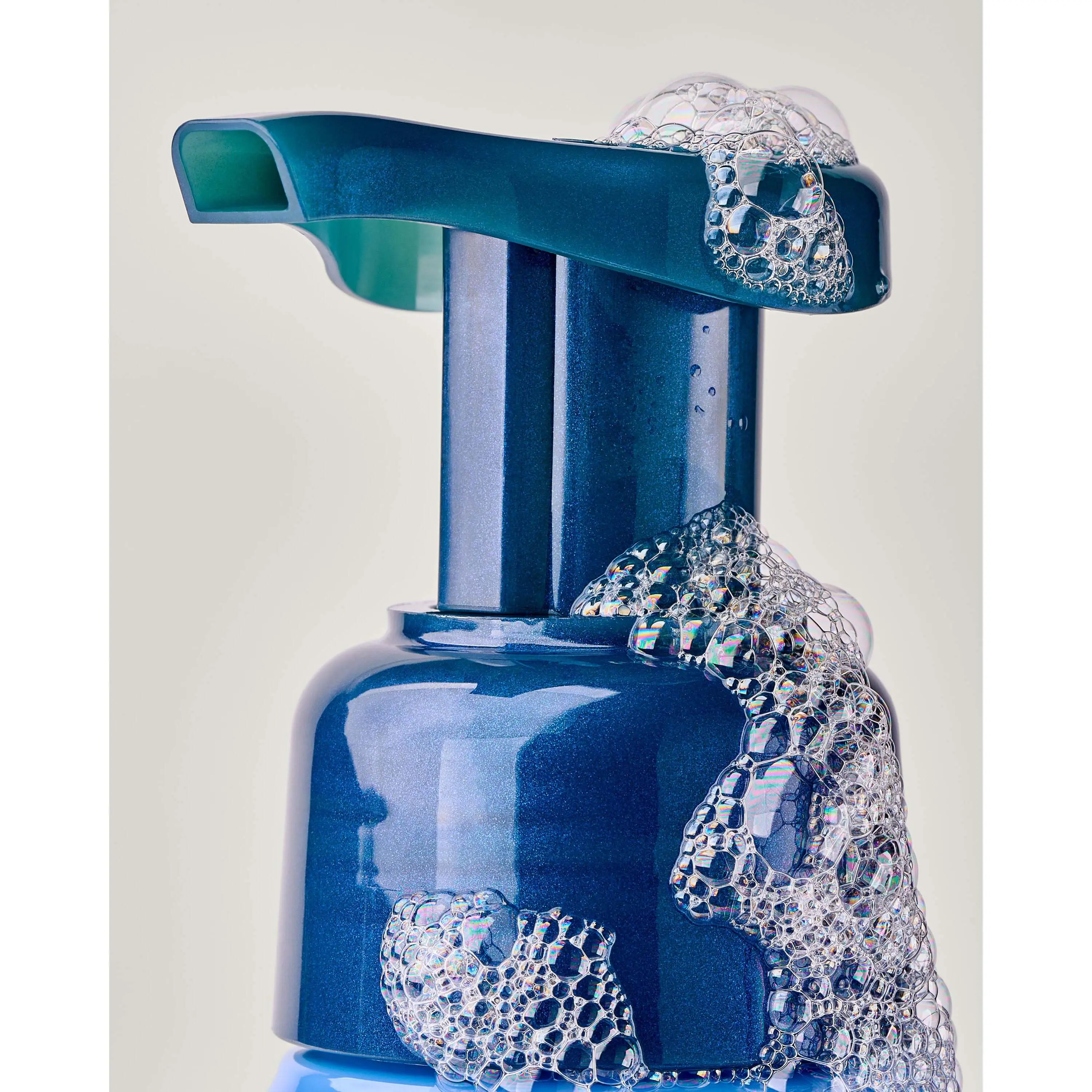 Shoreline Hydrangea Gentle & Clean Foaming Hand Soap - Image 5