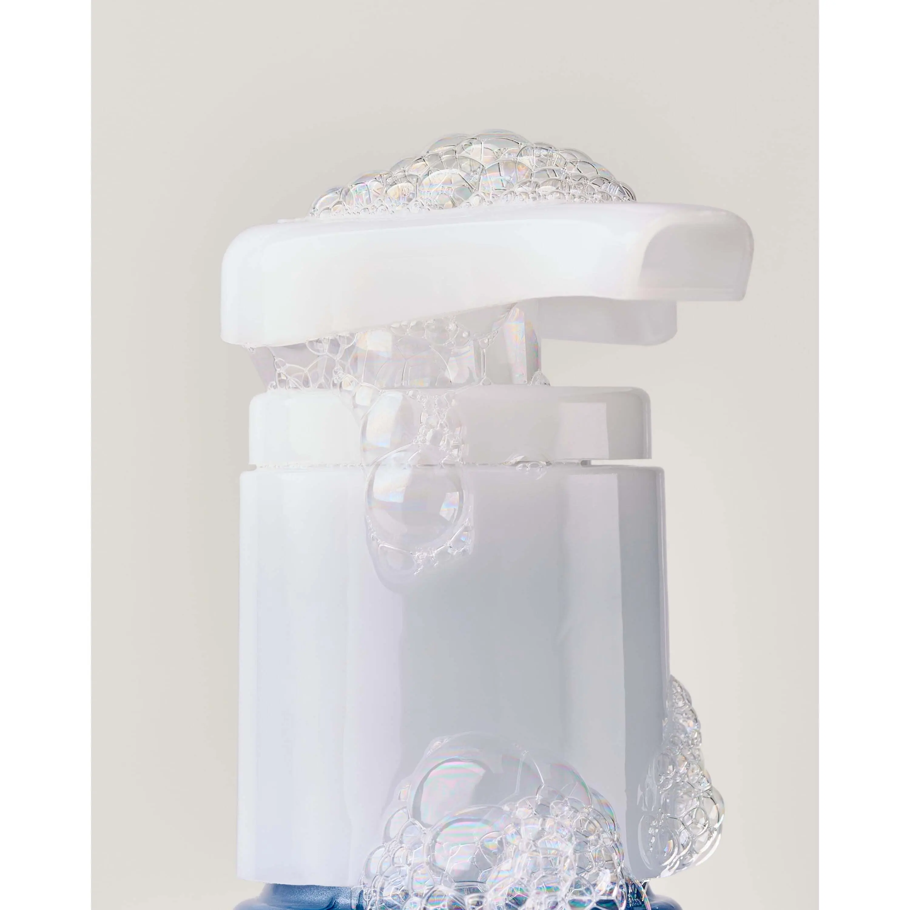 Coastal Air Cleansing Gel Hand Soap - Image 5