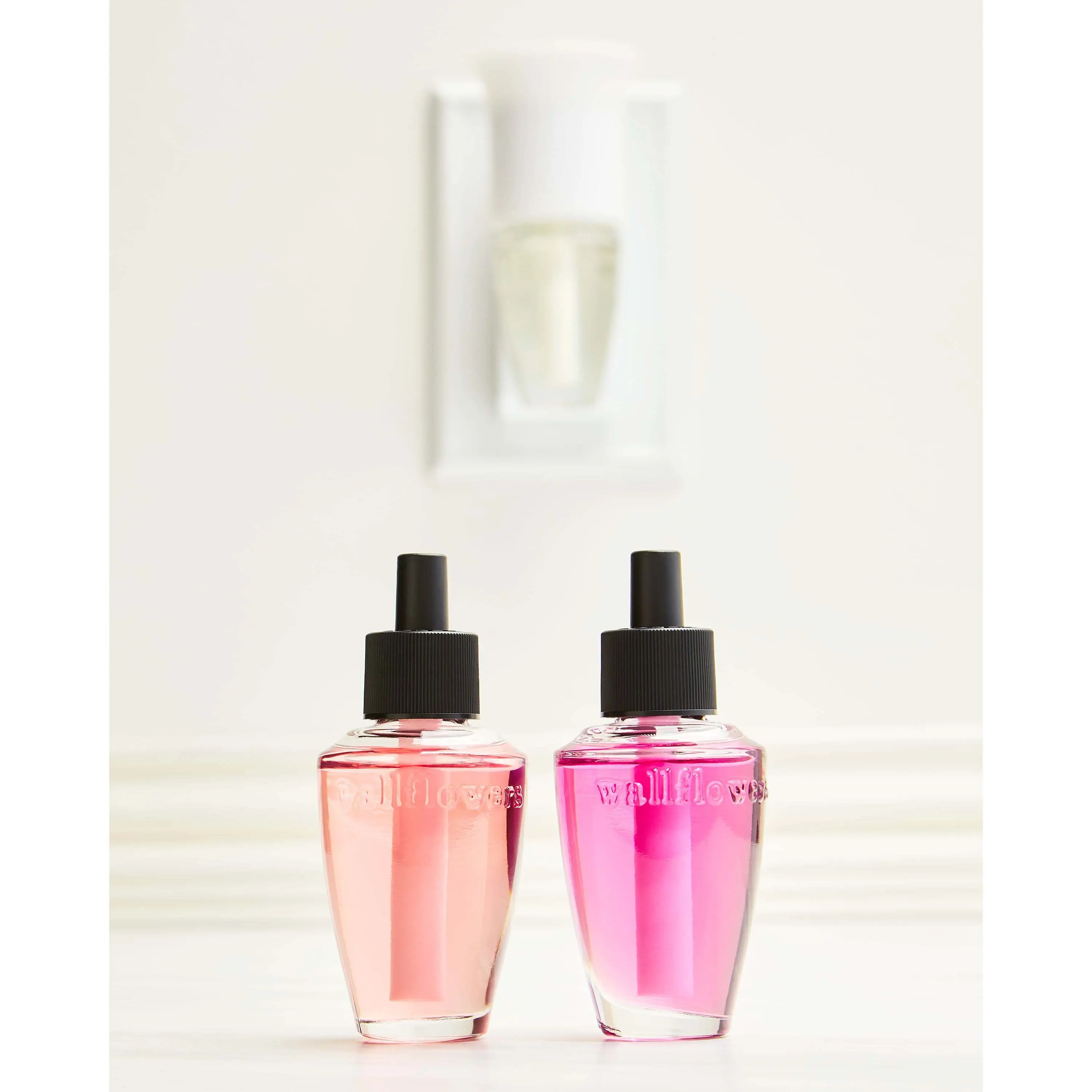Coral Kiss Wallflowers Refills 2-Pack - Image 5