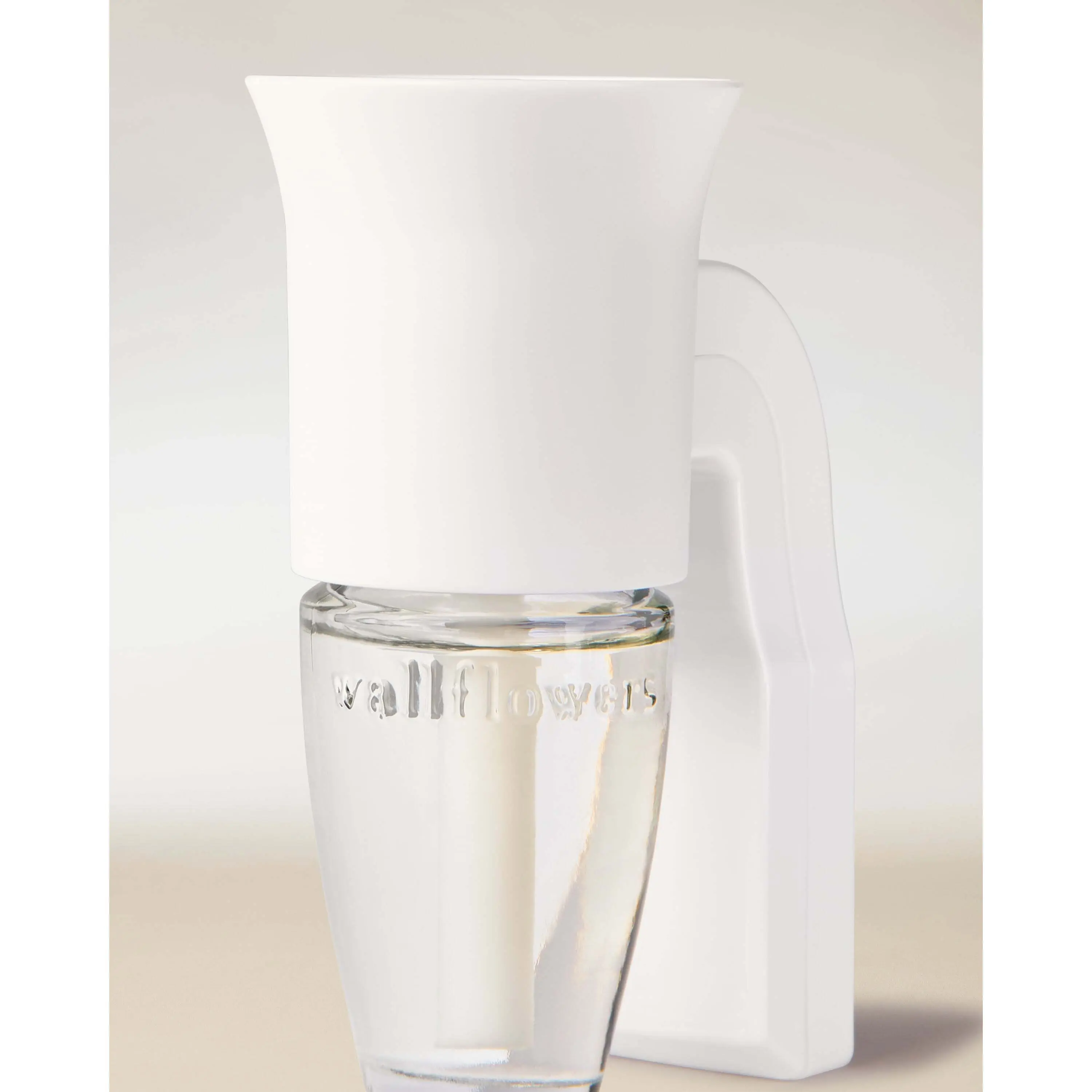 White Flare Wallflowers Fragrance Plug - Image 2
