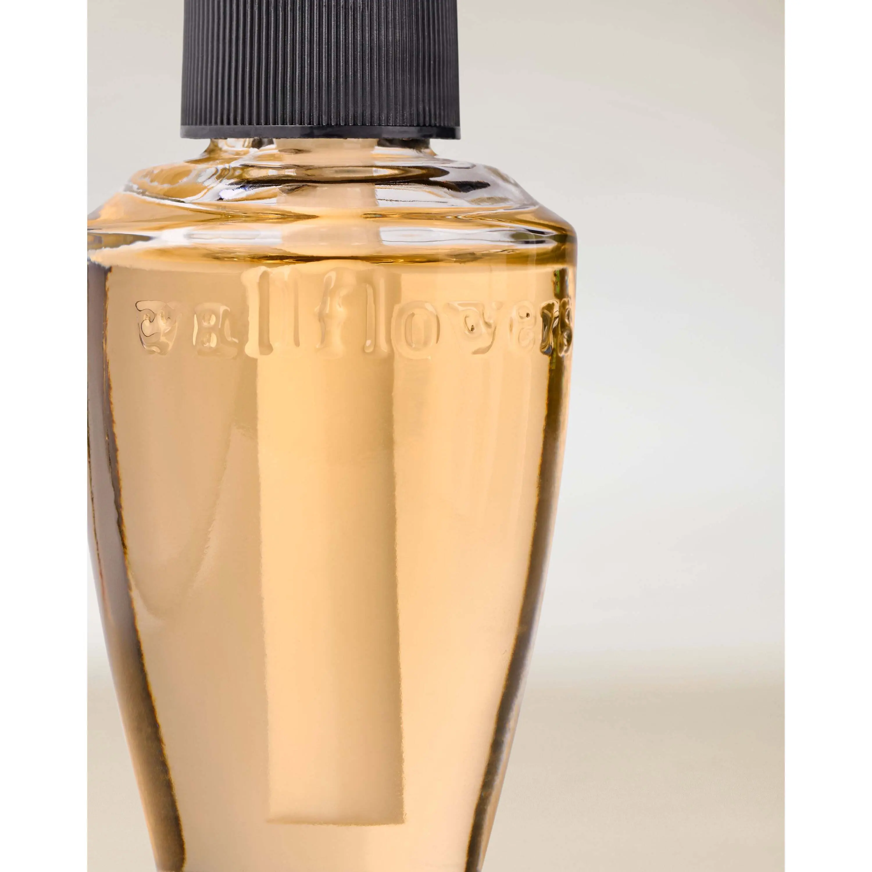 Mahogany Coconut Wallflowers Fragrance Refill - Image 2