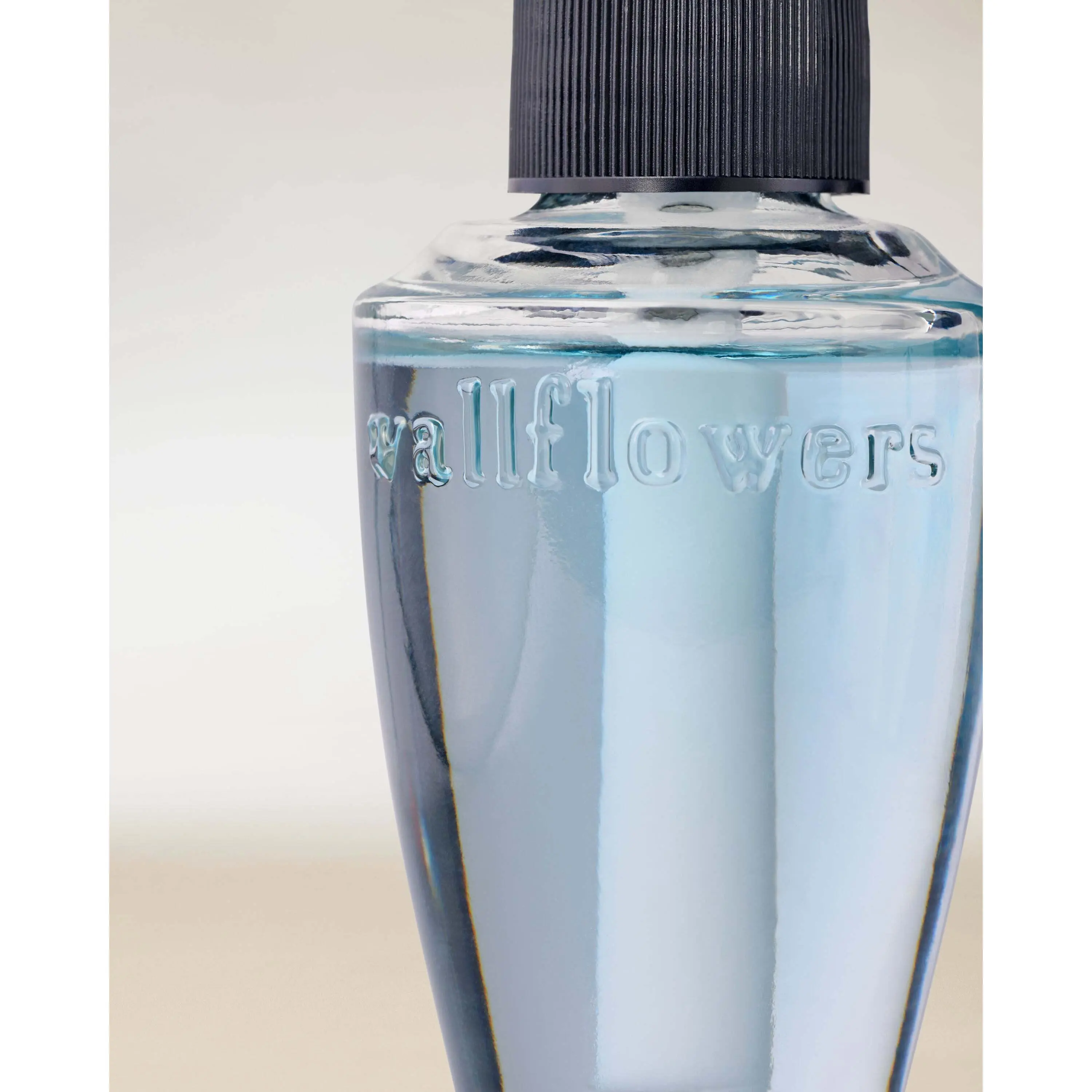 Sun-Drenched Linen Wallflowers Fragrance Refill - Image 2